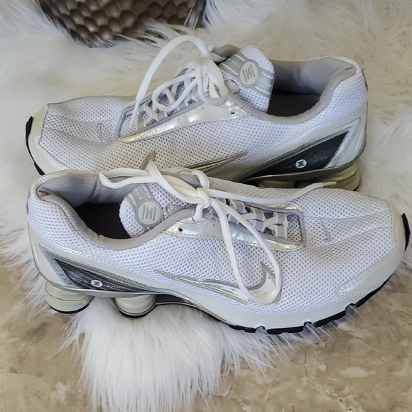 Vtg Nike Shox  Women's White and Gold  Athletic Shoes Size 10 - Picture 11 of 16